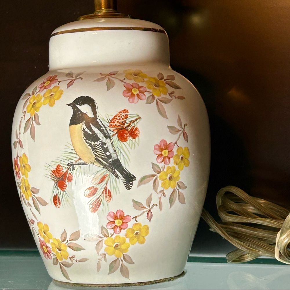 Vintage Bird Lamp Porcelain Painted Bedside Table Jar Floral Asian Design 9” - Picture 2 of 13